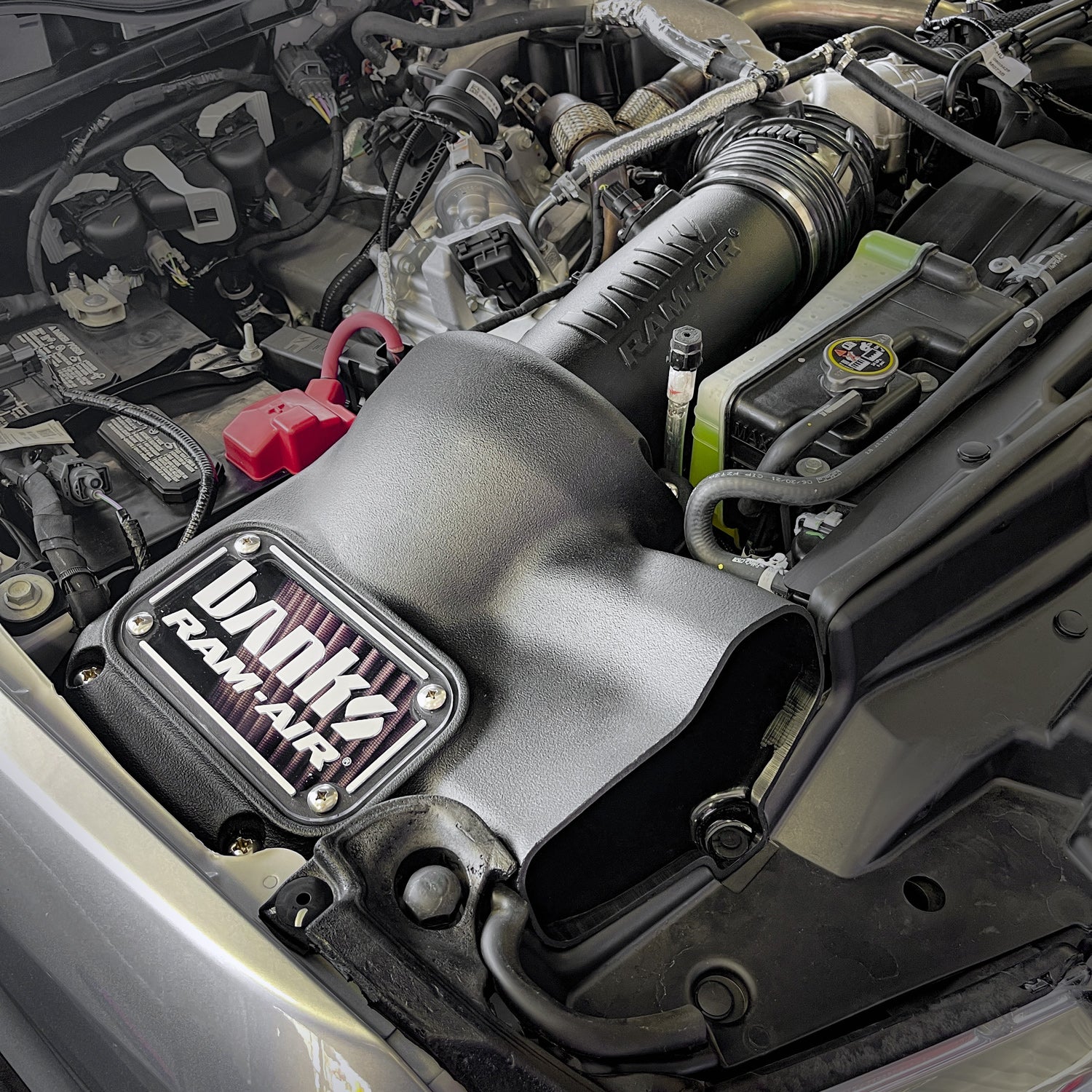 Ram-Air Cold-Air Intake System Oiled Filter for 20-22 Ford F250/F350/F450 6.7L Power Stroke Banks Power