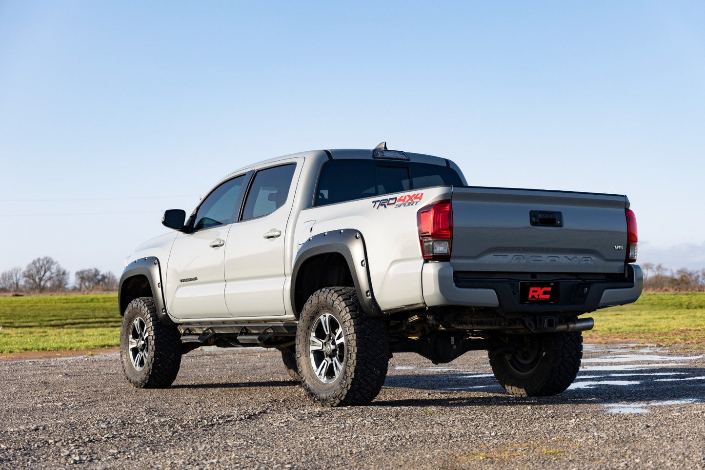 Pocket Fender Flares | 040 Super White | Toyota Tacoma 2WD/4WD (2016-2023)